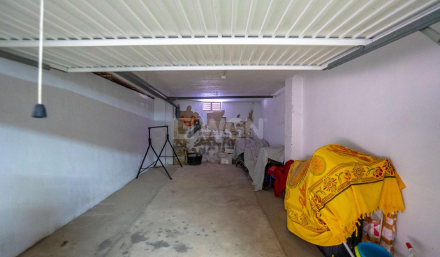 Odsprzedaż - Mieszkanie w bloku - Torrevieja - Playa de los Locos