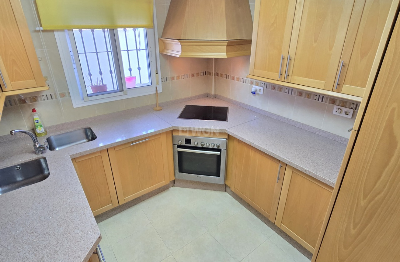 Odsprzedaż - Villa - Vinuela - Inland