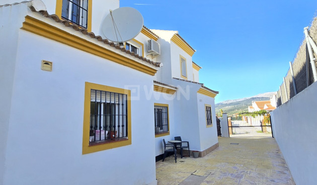 Odsprzedaż - Villa - Vinuela - Inland