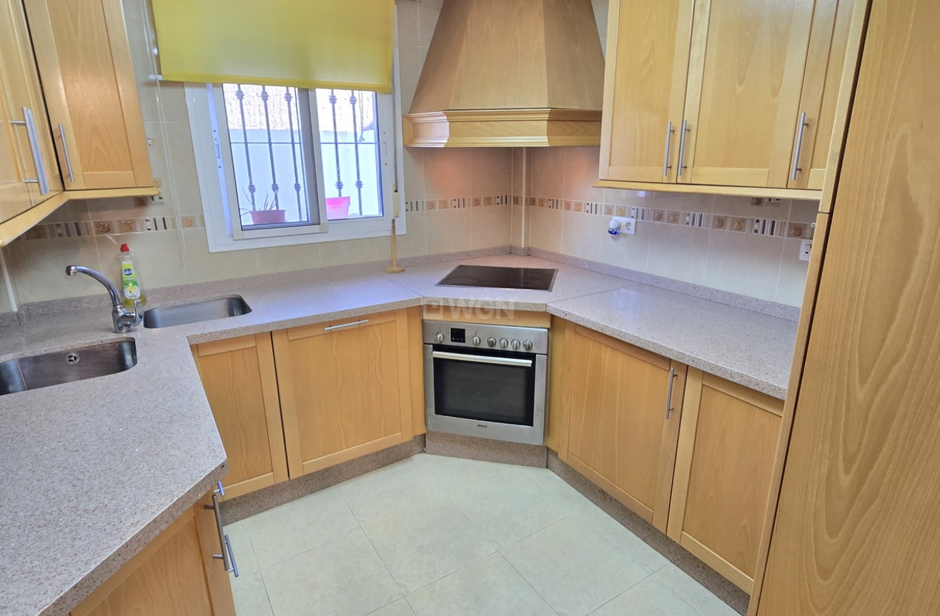 Odsprzedaż - Villa - Vinuela - Inland