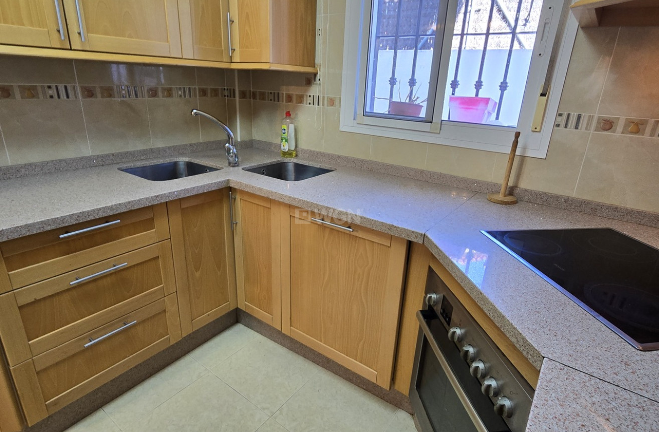 Odsprzedaż - Villa - Vinuela - Inland