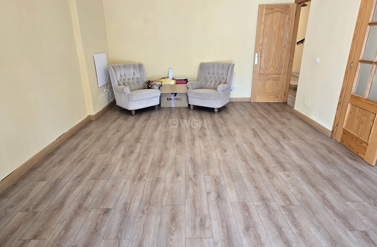 Odsprzedaż - Villa - Vinuela - Inland