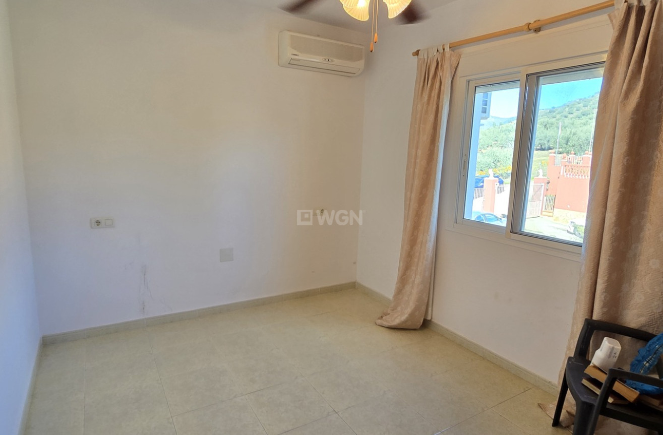 Odsprzedaż - Villa - Vinuela - Inland