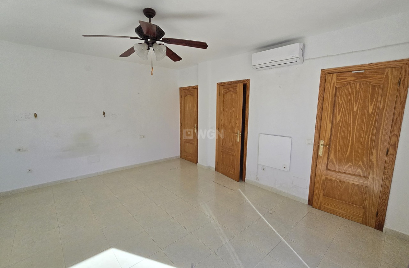 Odsprzedaż - Villa - Vinuela - Inland