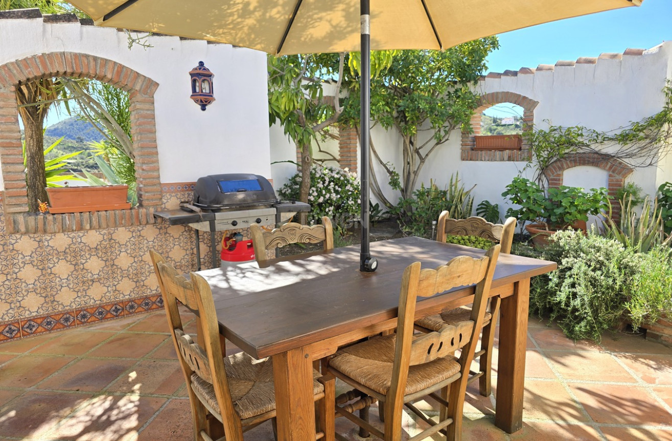 Odsprzedaż - Villa - Vinuela - Inland