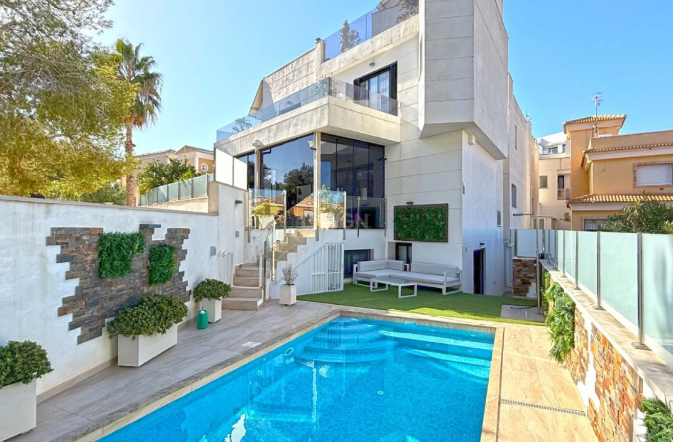 Odsprzedaż - Villa - Orihuela Costa - Costa Blanca