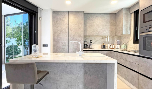 Odsprzedaż - Villa - Orihuela Costa - Costa Blanca