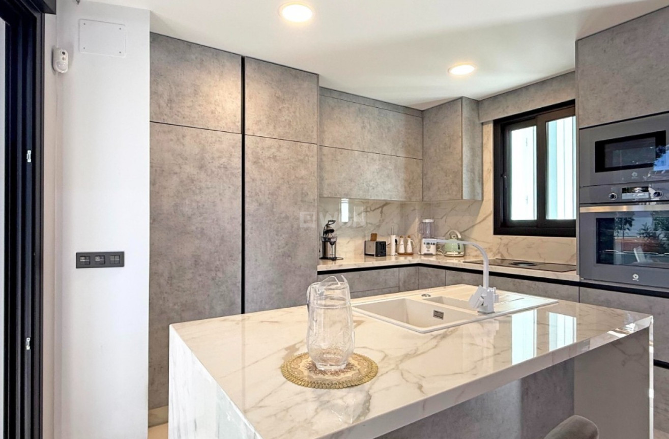 Odsprzedaż - Villa - Orihuela Costa - Costa Blanca