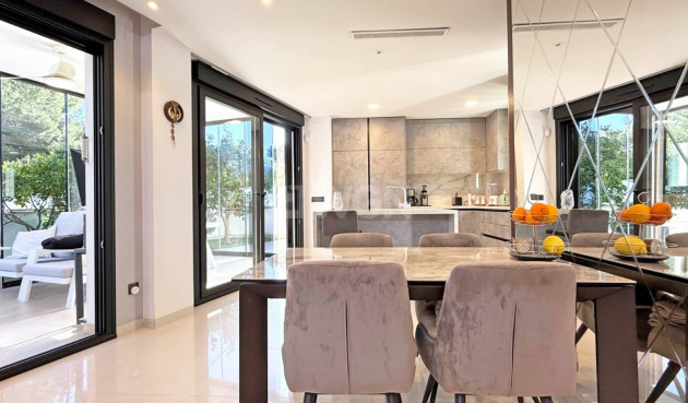 Odsprzedaż - Villa - Orihuela Costa - Costa Blanca