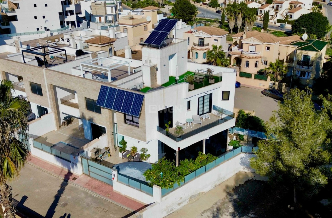 Odsprzedaż - Villa - Orihuela Costa - Costa Blanca