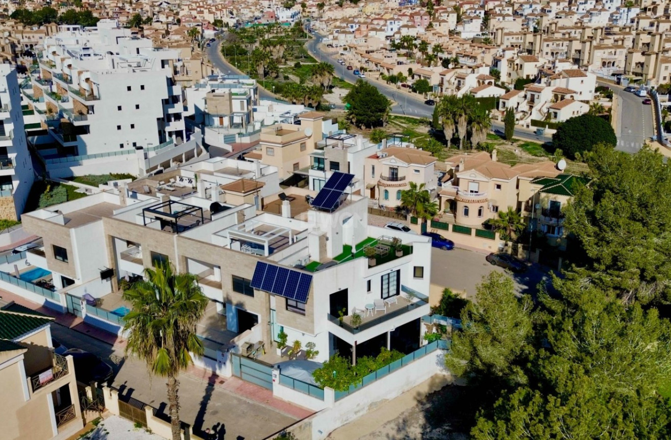 Odsprzedaż - Villa - Orihuela Costa - Costa Blanca