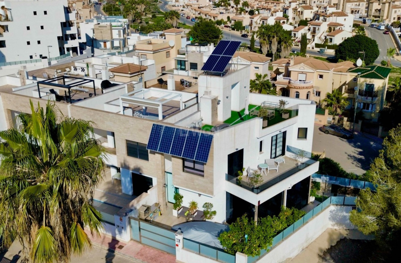 Odsprzedaż - Villa - Orihuela Costa - Costa Blanca