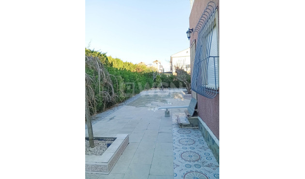 Odsprzedaż - Villa - Torrevieja - La Siesta - El Salado - Torreta