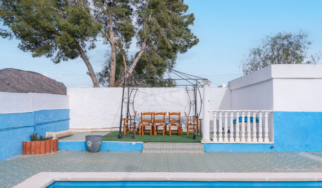 Odsprzedaż - Villa - Hondón de las Nieves - Inland