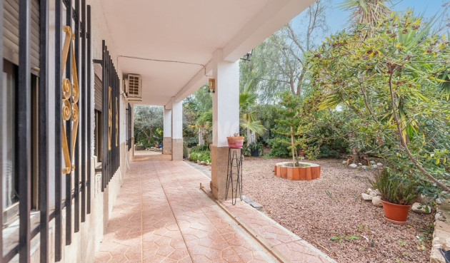 Odsprzedaż - Villa - Hondón de las Nieves - Inland