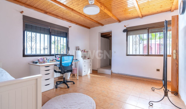 Odsprzedaż - Villa - Hondón de las Nieves - Inland