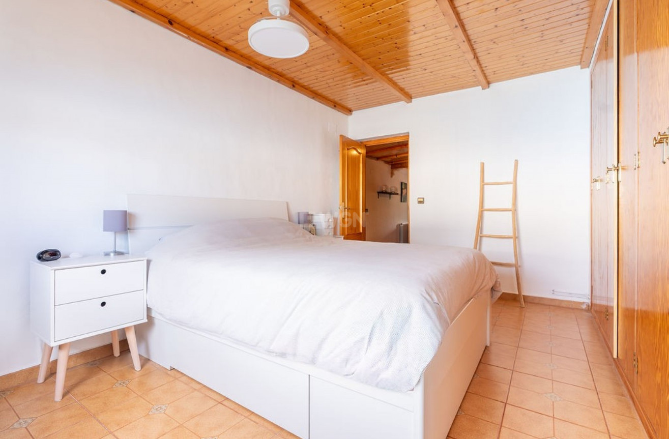 Odsprzedaż - Villa - Hondón de las Nieves - Inland