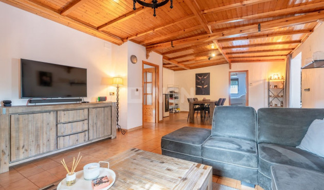 Odsprzedaż - Villa - Hondón de las Nieves - Inland