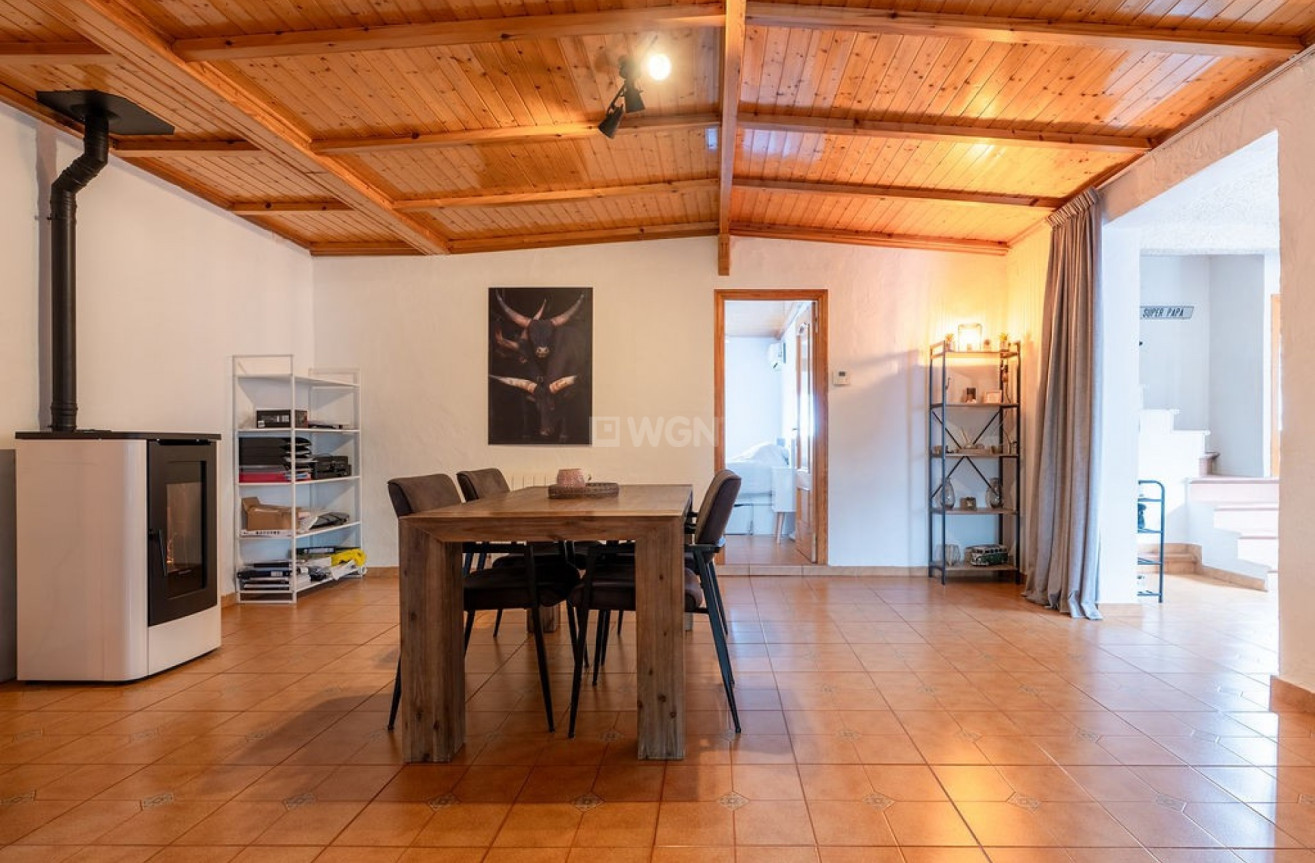 Odsprzedaż - Villa - Hondón de las Nieves - Inland