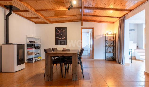 Odsprzedaż - Villa - Hondón de las Nieves - Inland