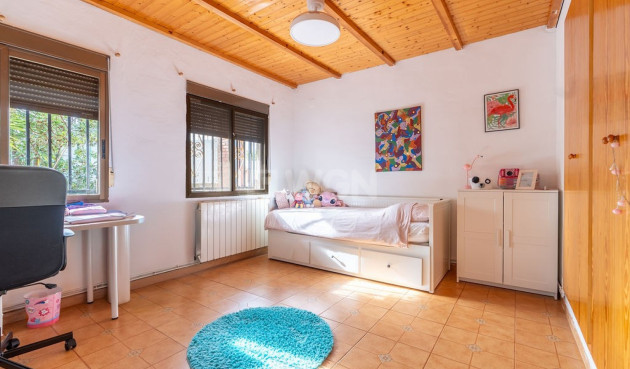 Odsprzedaż - Villa - Hondón de las Nieves - Inland