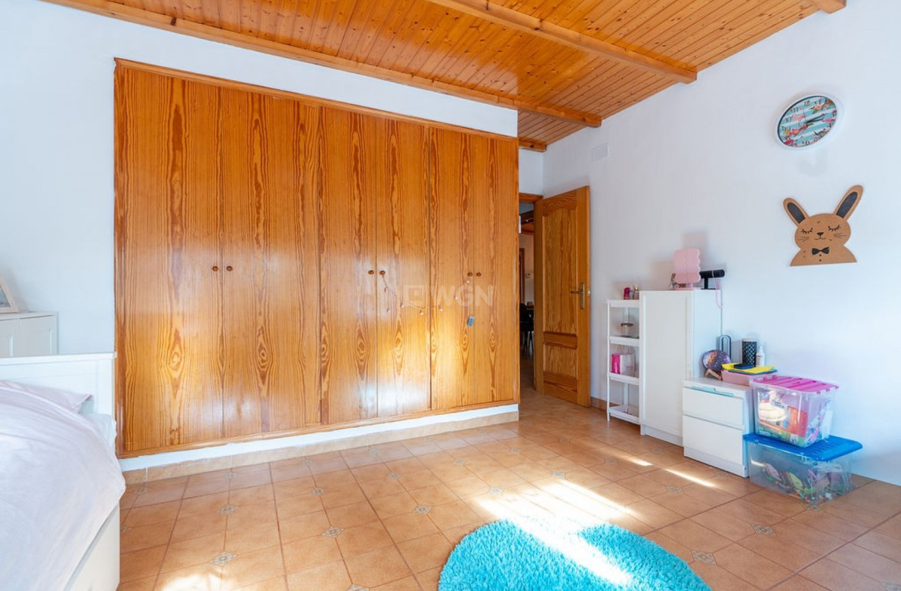 Odsprzedaż - Villa - Hondón de las Nieves - Inland