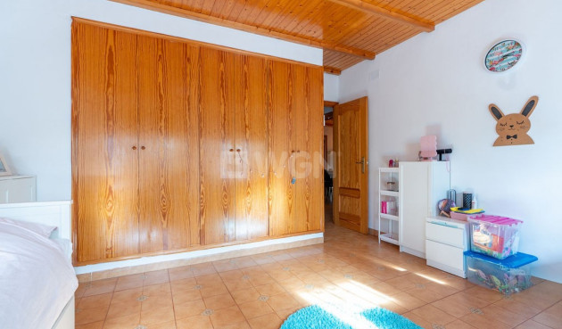 Odsprzedaż - Villa - Hondón de las Nieves - Inland