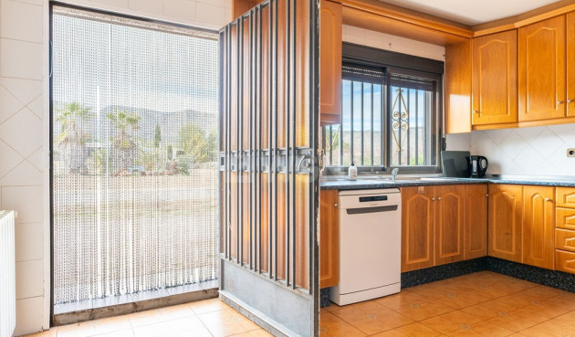 Odsprzedaż - Villa - Hondón de las Nieves - Inland