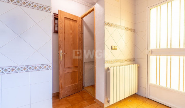 Odsprzedaż - Villa - Hondón de las Nieves - Inland