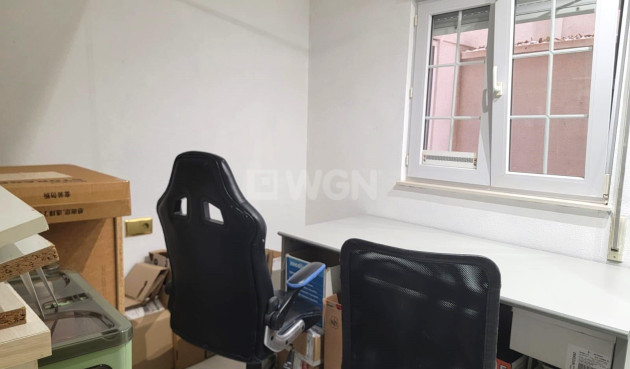 Odsprzedaż - Mieszkanie w bloku - Torrevieja - Playa del Cura