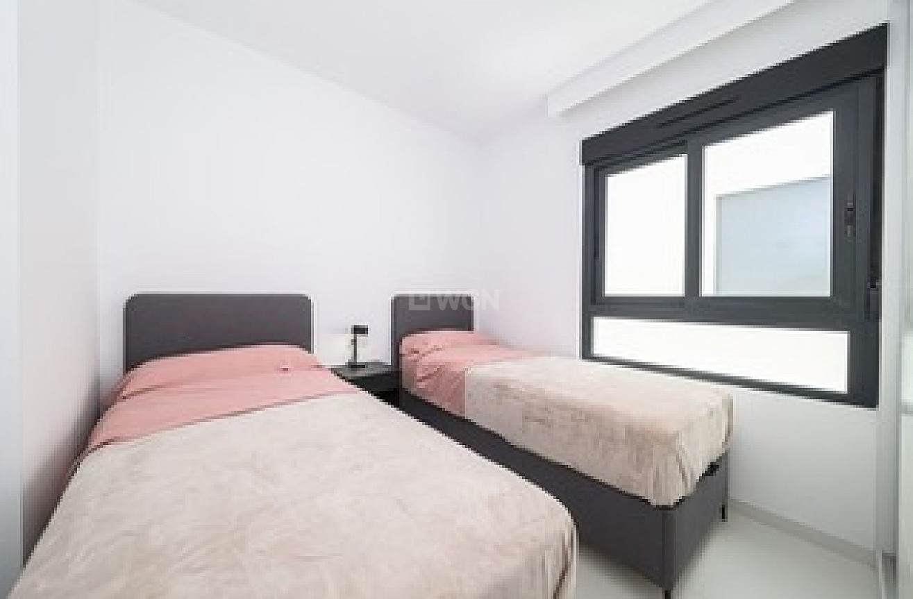 Odsprzedaż - Mieszkanie w bloku - San Miguel de Salinas - Inland