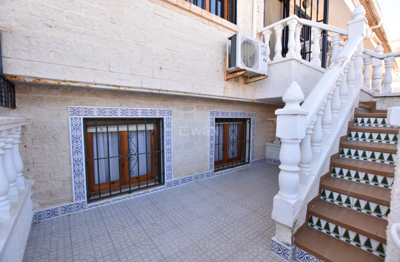 Odsprzedaż - Kamienica - La Mata - Costa Blanca