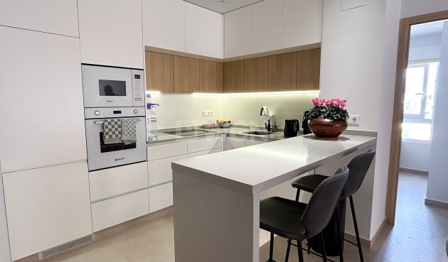 Odsprzedaż - Mieszkanie w bloku - El Raso - Costa Blanca