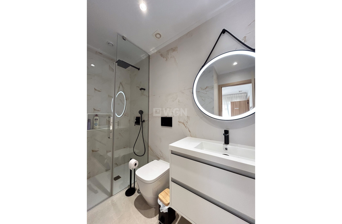 Odsprzedaż - Mieszkanie w bloku - El Raso - Costa Blanca