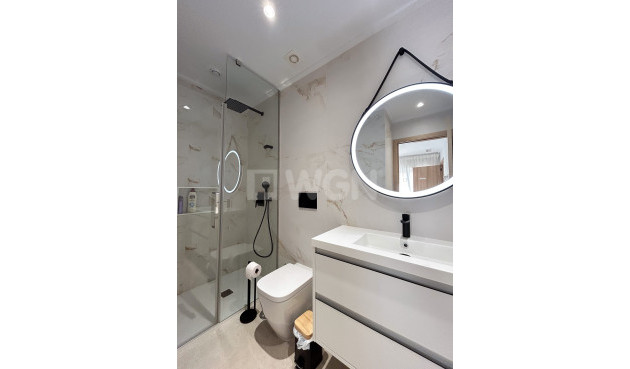 Odsprzedaż - Mieszkanie w bloku - El Raso - Costa Blanca