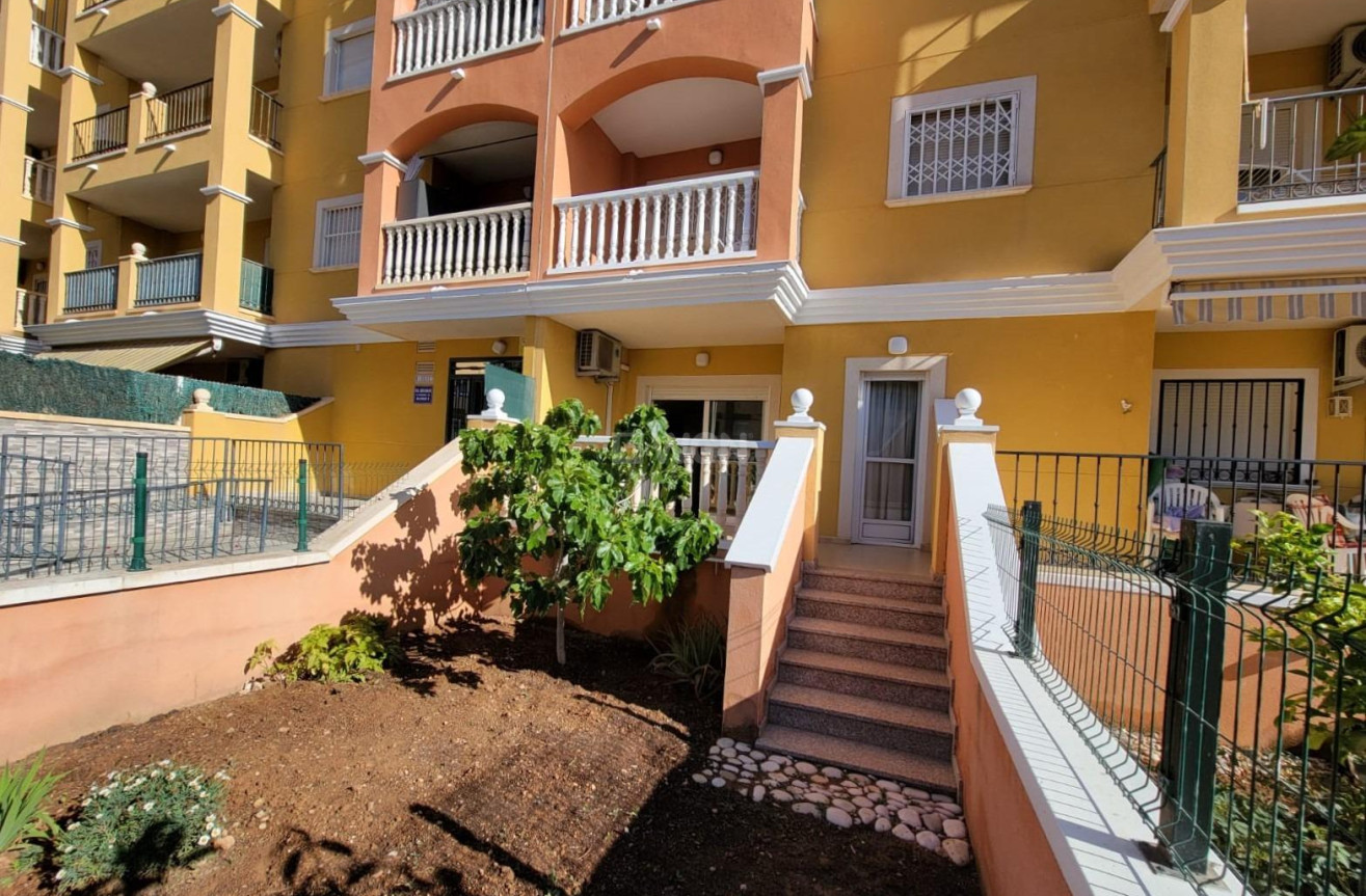 Odsprzedaż - Mieszkanie w bloku - Torrevieja - aguas nuevas