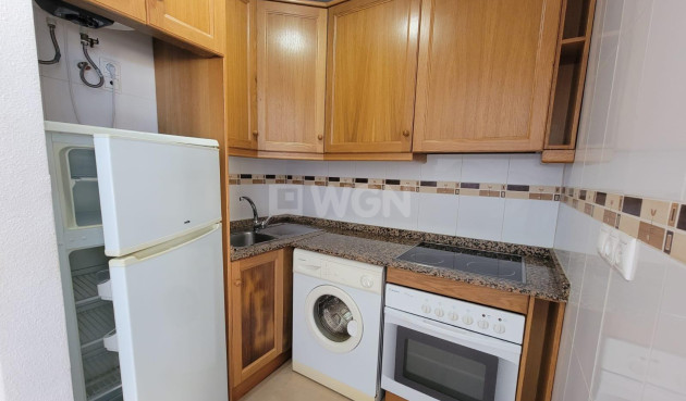 Odsprzedaż - Mieszkanie w bloku - Torrevieja - aguas nuevas