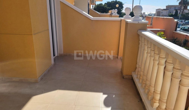 Odsprzedaż - Mieszkanie w bloku - Torrevieja - aguas nuevas