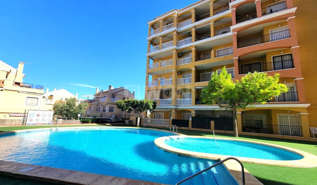 Odsprzedaż - Mieszkanie w bloku - Torrevieja - aguas nuevas