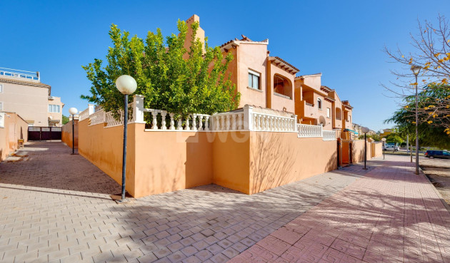 Odsprzedaż - Bungalow - Torrevieja - aguas nuevas