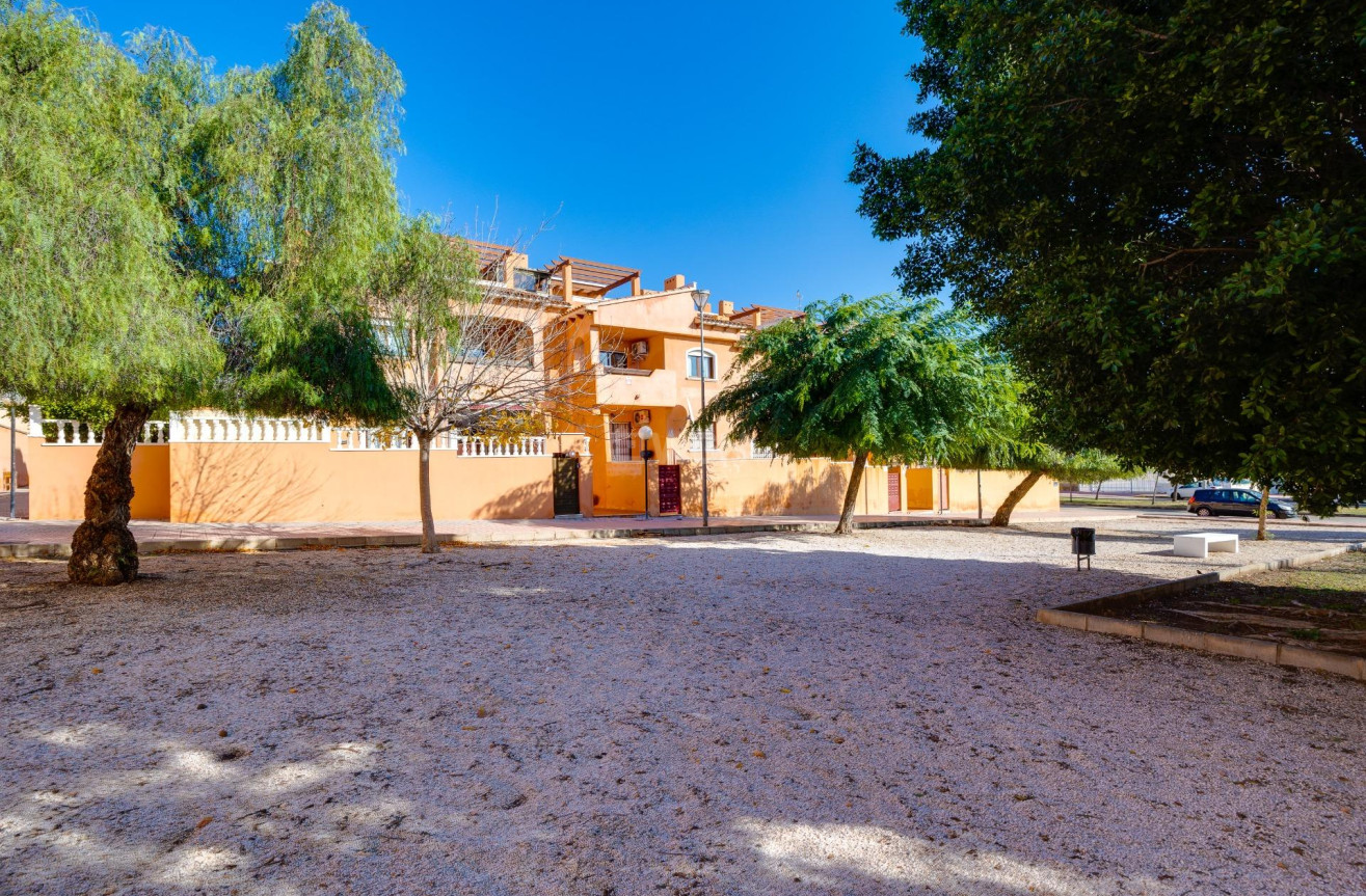 Odsprzedaż - Bungalow - Torrevieja - aguas nuevas