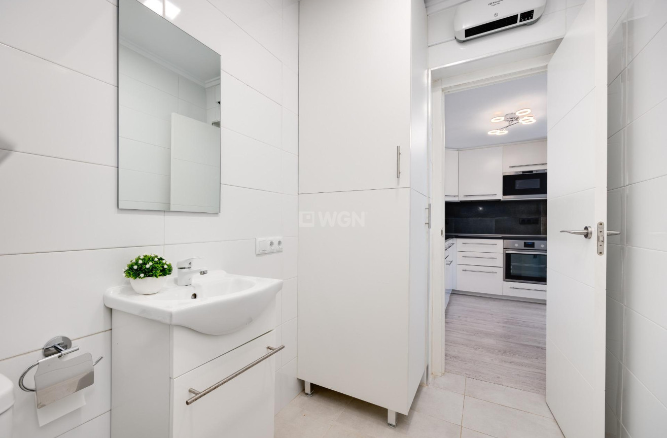 Odsprzedaż - Bungalow - Torrevieja - aguas nuevas