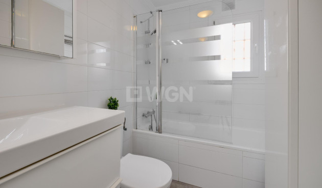 Odsprzedaż - Bungalow - Torrevieja - aguas nuevas