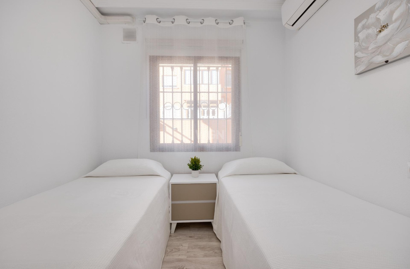 Odsprzedaż - Bungalow - Torrevieja - aguas nuevas