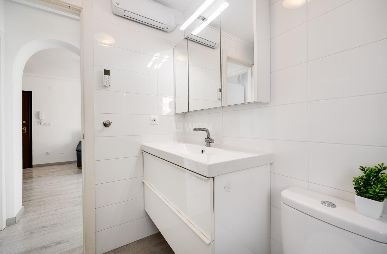 Odsprzedaż - Bungalow - Torrevieja - aguas nuevas