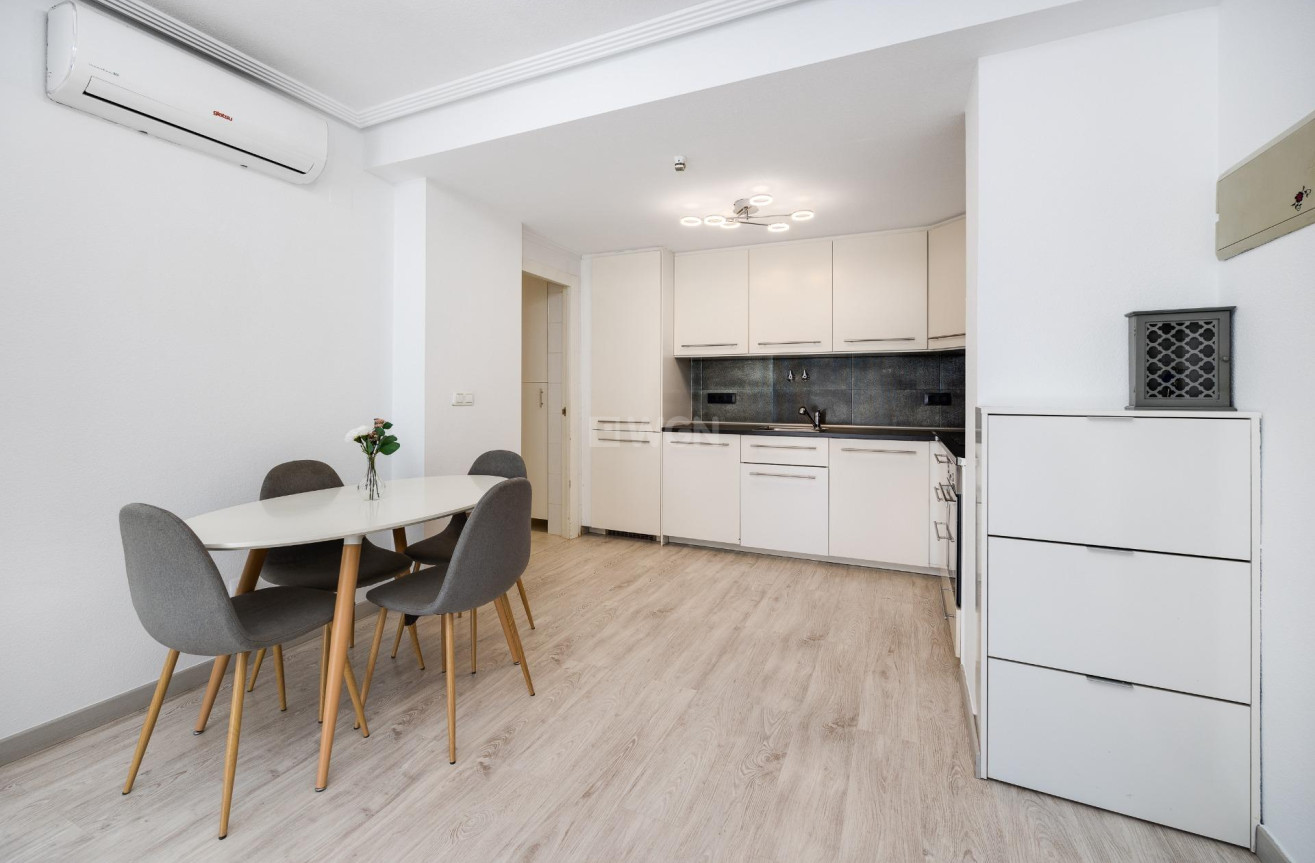 Odsprzedaż - Bungalow - Torrevieja - aguas nuevas