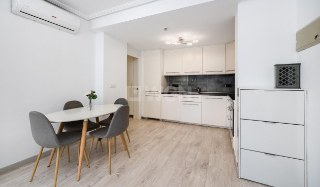 Odsprzedaż - Bungalow - Torrevieja - aguas nuevas