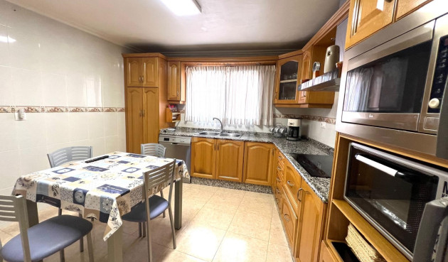 Odsprzedaż - Kamienica - Pinoso - Inland