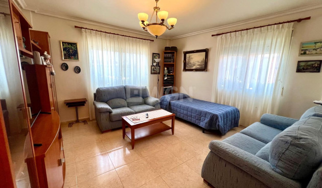 Odsprzedaż - Kamienica - Pinoso - Inland