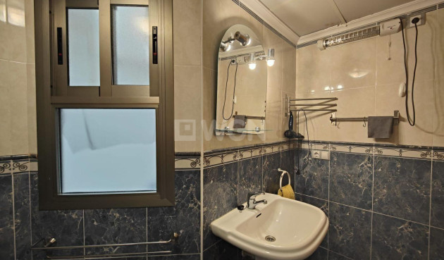 Odsprzedaż - Mieszkanie w bloku - Torrevieja - La Mata